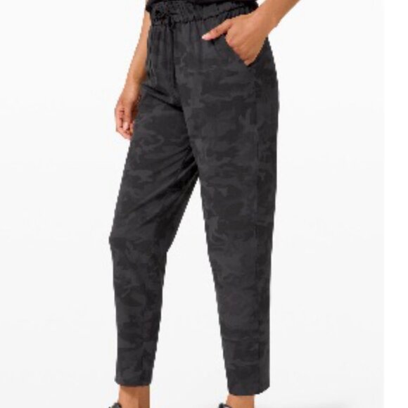 Lululemon Stretch High Rise 7/8 Pants Incognito Camo Multi Grey size 4 - Picture 1 of 14